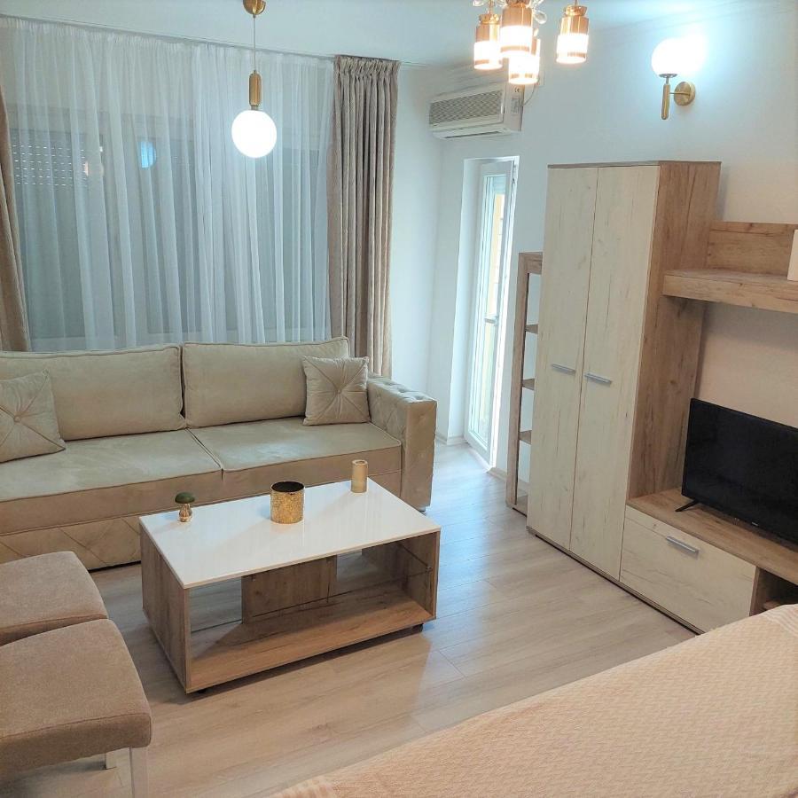 City Lux Square Apartments סקופיה מראה חיצוני תמונה
